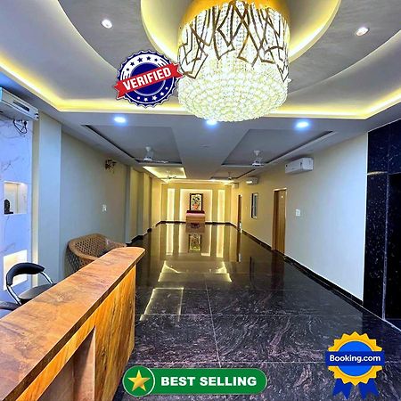 Hotel Vrinda Niddhivan ! Fully Ac, Prem Mandir At Walking Distance ! Just Near The Iskcon Temple Vrindāvan Exteriör bild