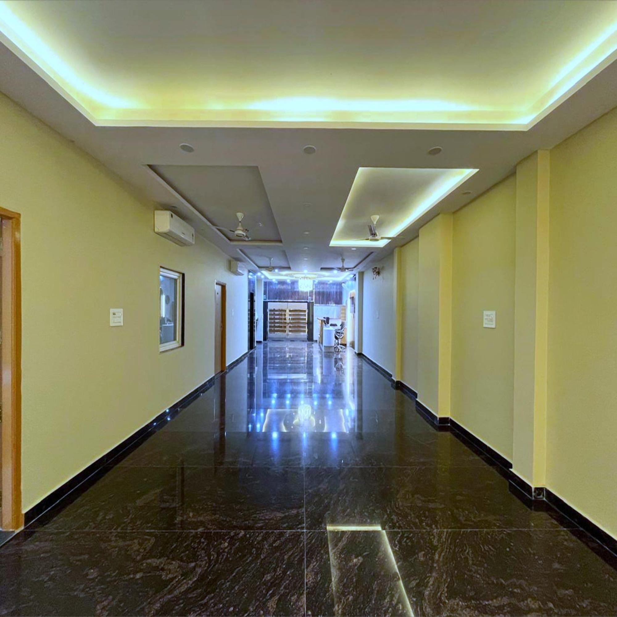 Hotel Vrinda Niddhivan ! Fully Ac, Prem Mandir At Walking Distance ! Just Near The Iskcon Temple Vrindāvan Exteriör bild